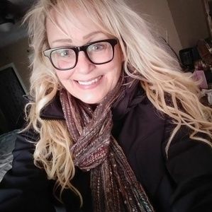 Meet your Posher, Dana